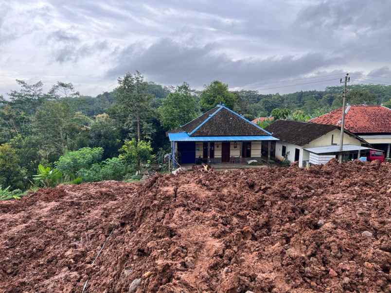 tanah datar 1520m dekat pasar mojogedang karanganyar