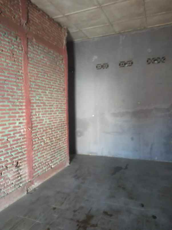 toko dan rumah persis di depan pasar bung karno