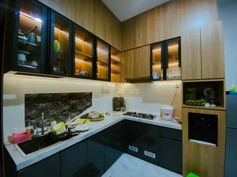 villa full furnish 10 kamar di banguntapan nego