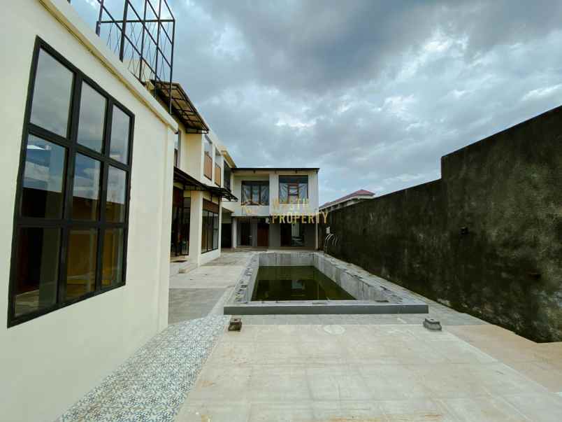 villa tanah luas di maguwoharjo private pool