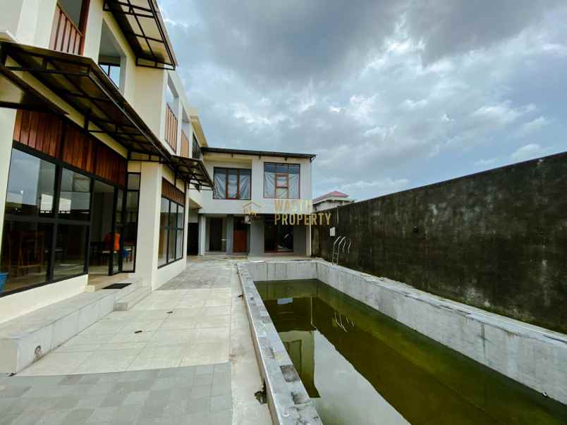 villa tanah luas di maguwoharjo private pool