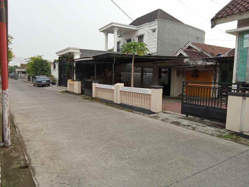 3 rumah jadi 1 dekat 0 jalan propinsi
