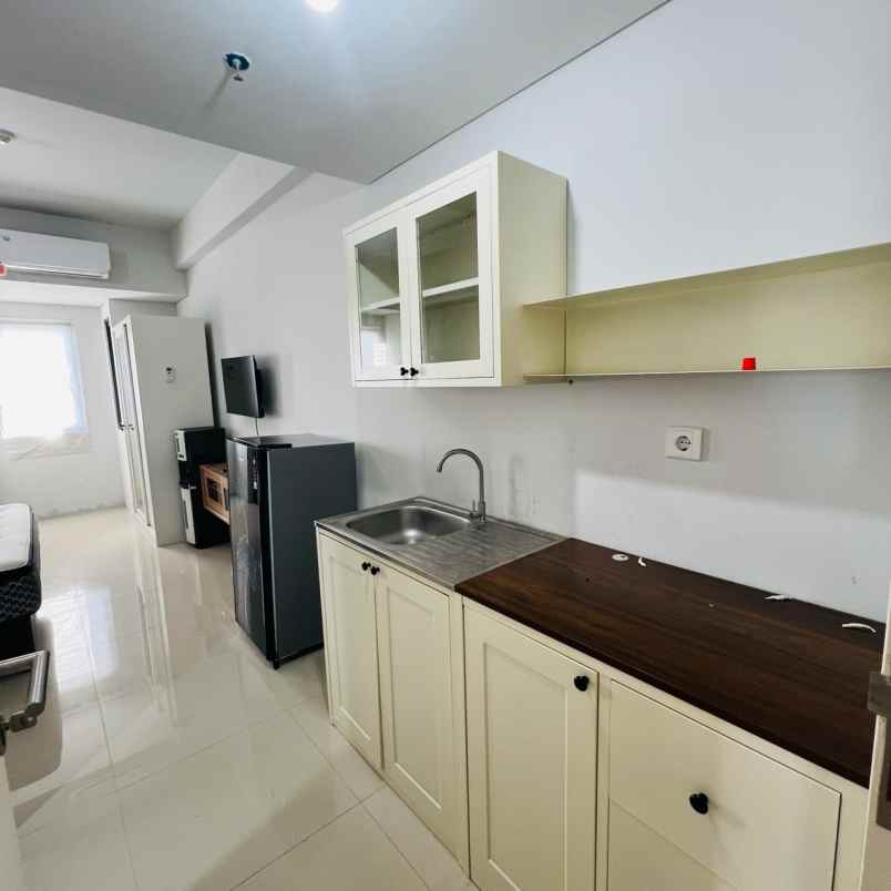 apartment cornell lantai 7 full furnish bisa perbln