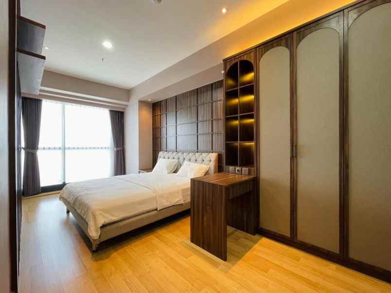 apartment the peak tunjungan plaza siap huni furnish