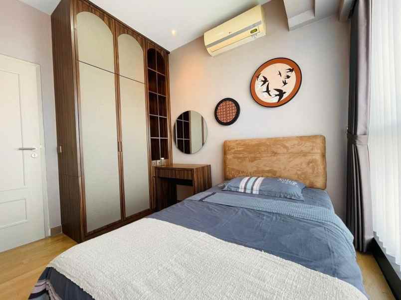 apartment the peak tunjungan plaza siap huni furnish