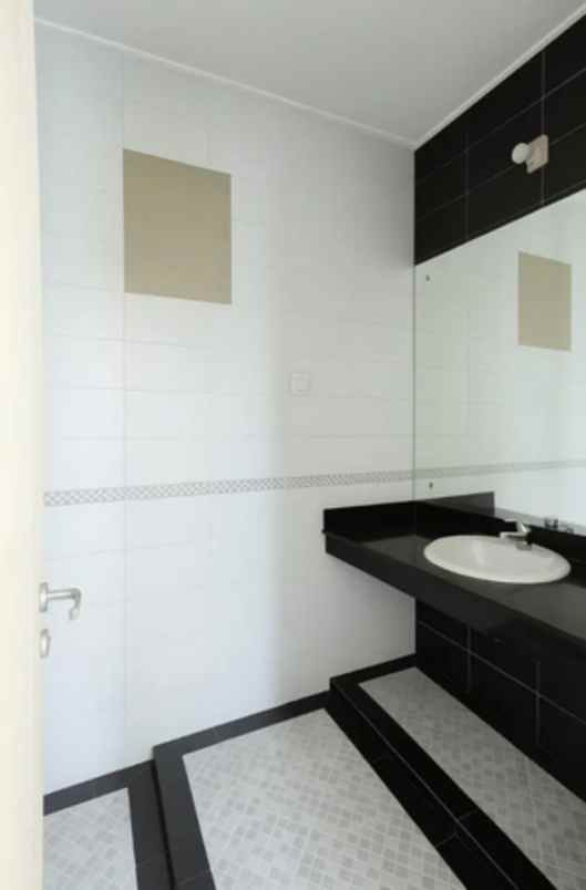 cluster ifolia 2 lt rooftop semi chika