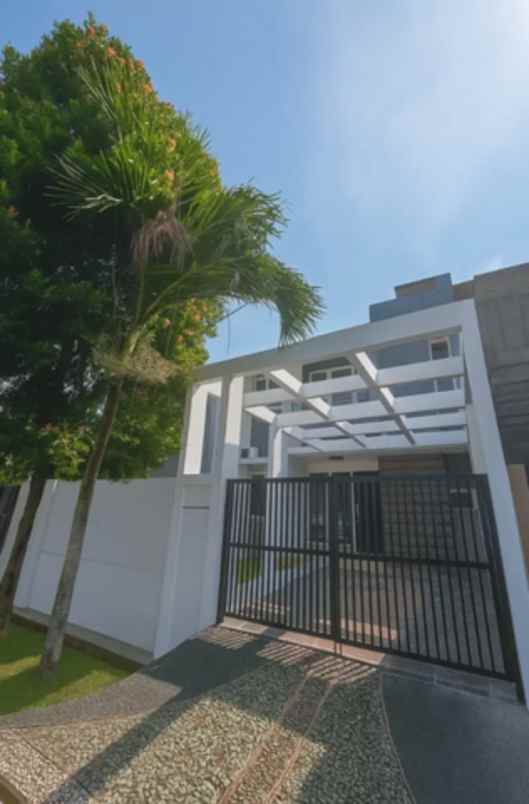 cluster ifolia 2 lt rooftop semi chika