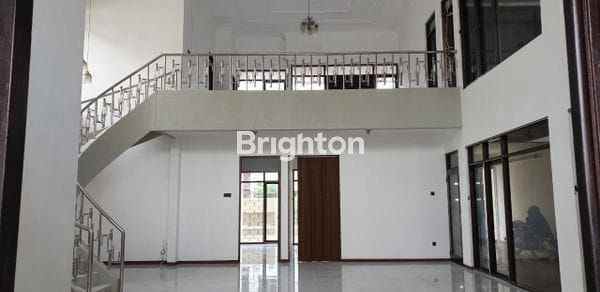 dharmahusada indah 2 lantai siap huni