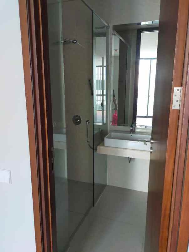 dijual apartemen rosebay graha famili