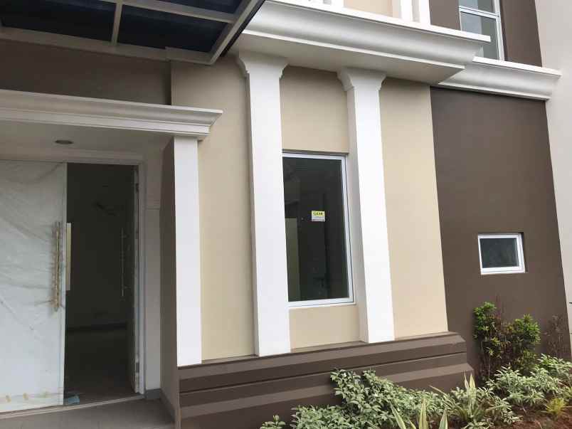 dijual cepat rumah bagus 2 lantai cluster north thames