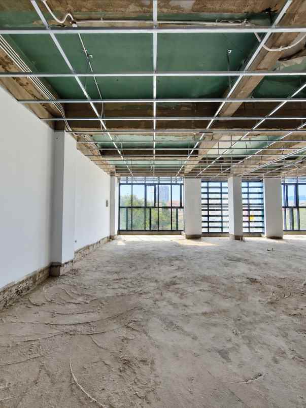 dijual gedung bangunan baru di utan kayu jakarta timur