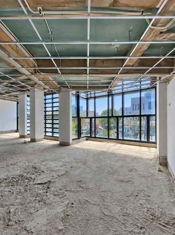 dijual gedung bangunan baru di utan kayu jakarta timur