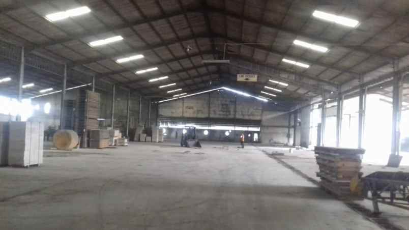dijual gudang ex pabrik harbox di krian