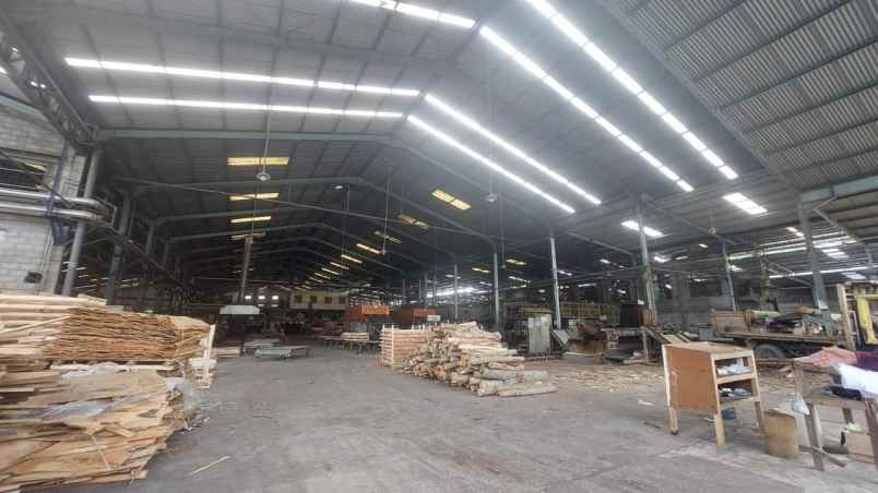 dijual gudang ex pabrik kayu di jombang