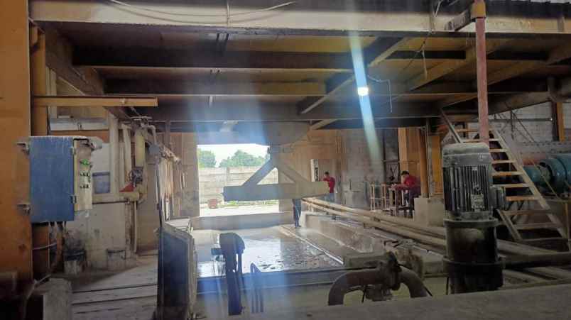 dijual gudang ex pabrik pengecoran logam di surabaya