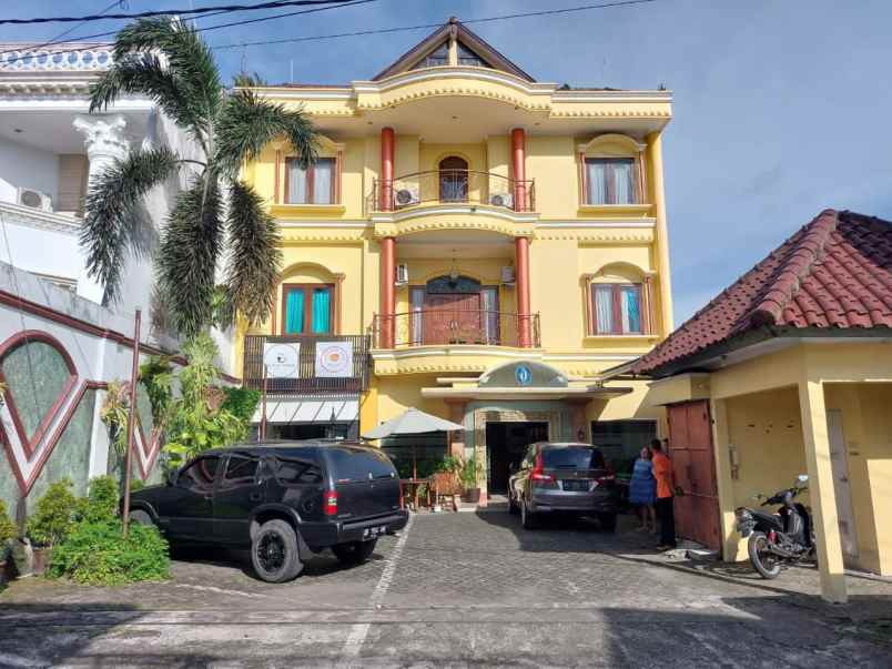 dijual hotel bintang 2 dekat amplaz