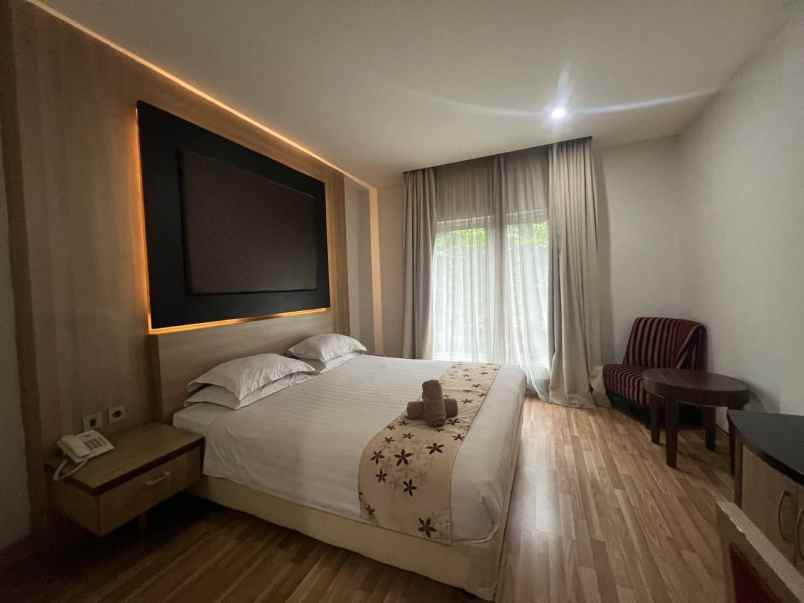 dijual hotel cipete