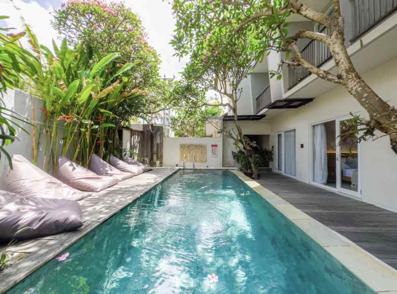 dijual hotel seminyak kec kuta kab