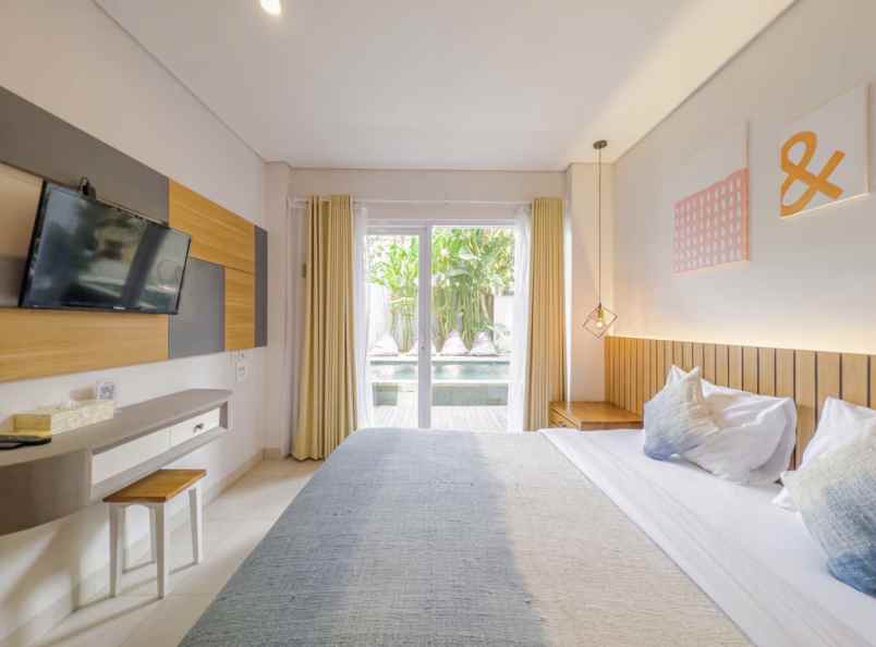 dijual hotel seminyak kec kuta kab