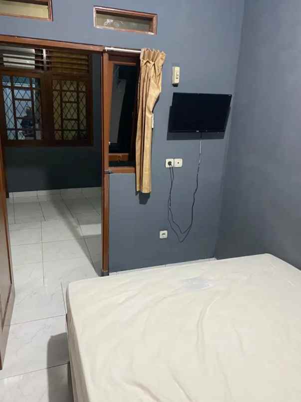 dijual kost jl cipinang melayu