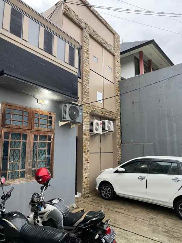 dijual kost jl cipinang melayu