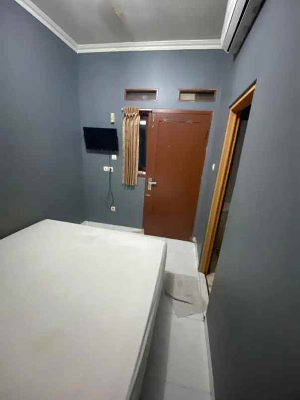 dijual kost jl cipinang melayu