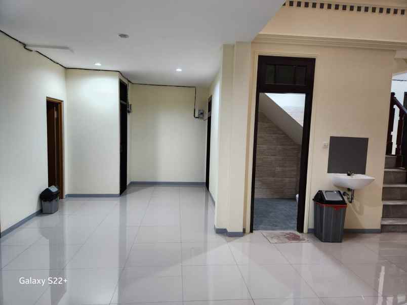 dijual kost jl cipta sarana rt 003 rw