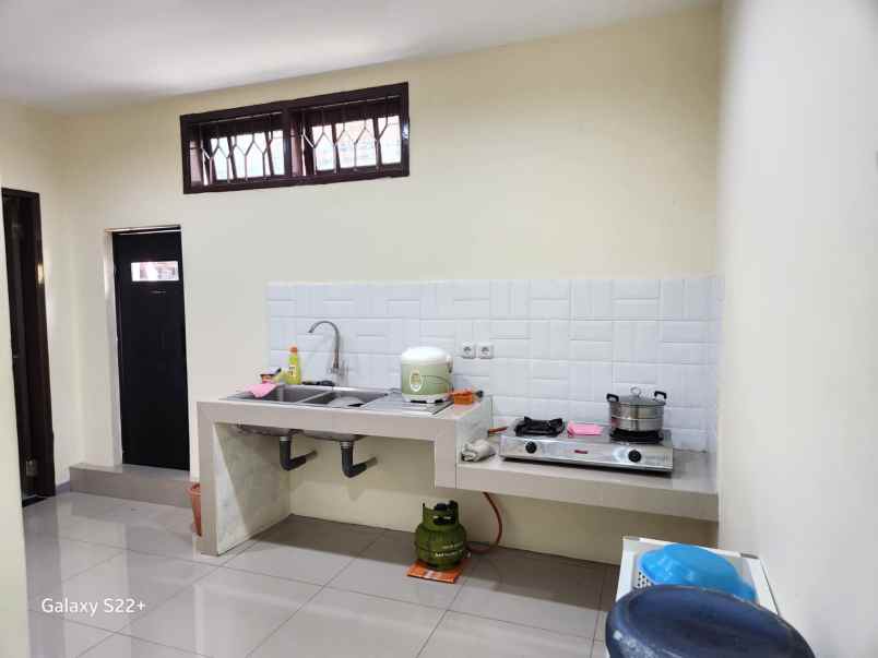 dijual kost jl cipta sarana rt 003 rw