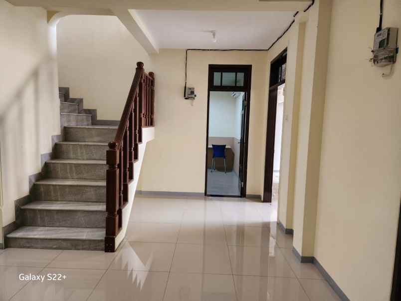 dijual kost jl cipta sarana rt 003 rw