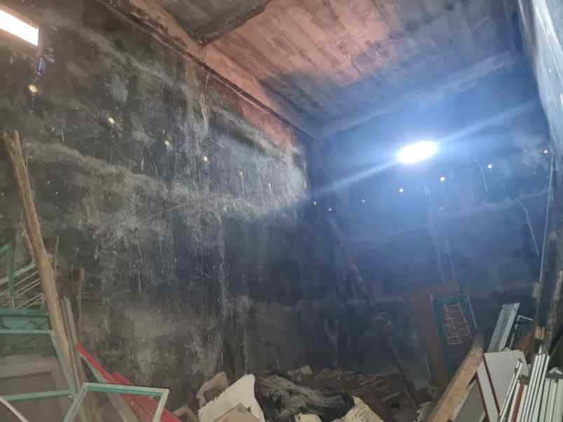 dijual ruko 3 lantai di pekalipan kota cirebon