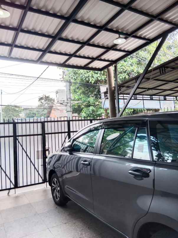 dijual ruko dan rumah 2 lantai di malaka cipayung