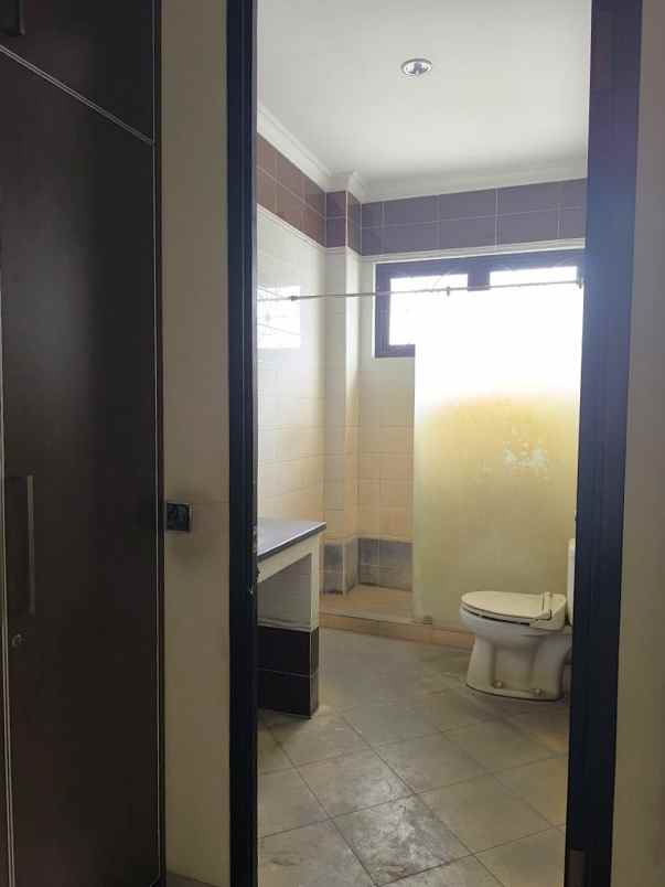 dijual ruko gudang kantor jalan perjuangan marga