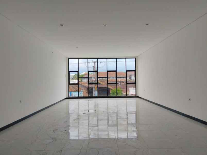 dijual ruko gudang kantor jl dr soeparno no 28