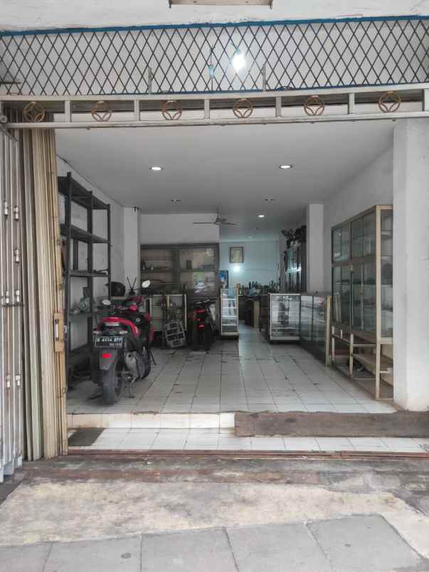 dijual ruko gudang kantor jl gajah mada