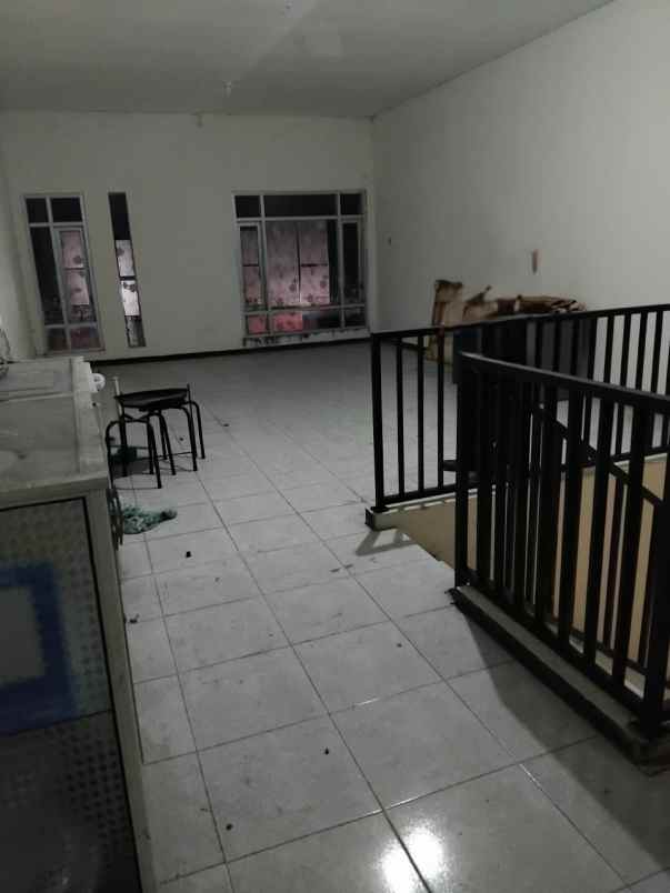 dijual ruko gudang kantor komplek ruko raya sememi