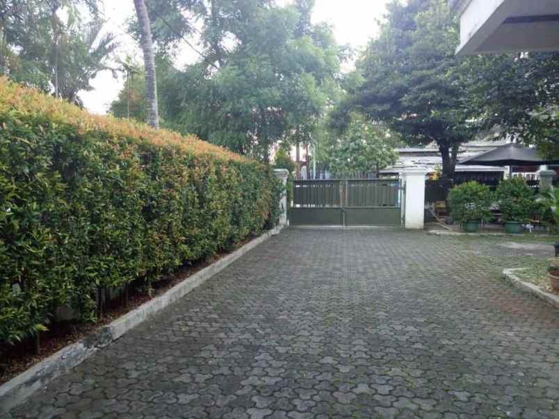 dijual rumah 1 lantai bu ps minggu jakarta selatan