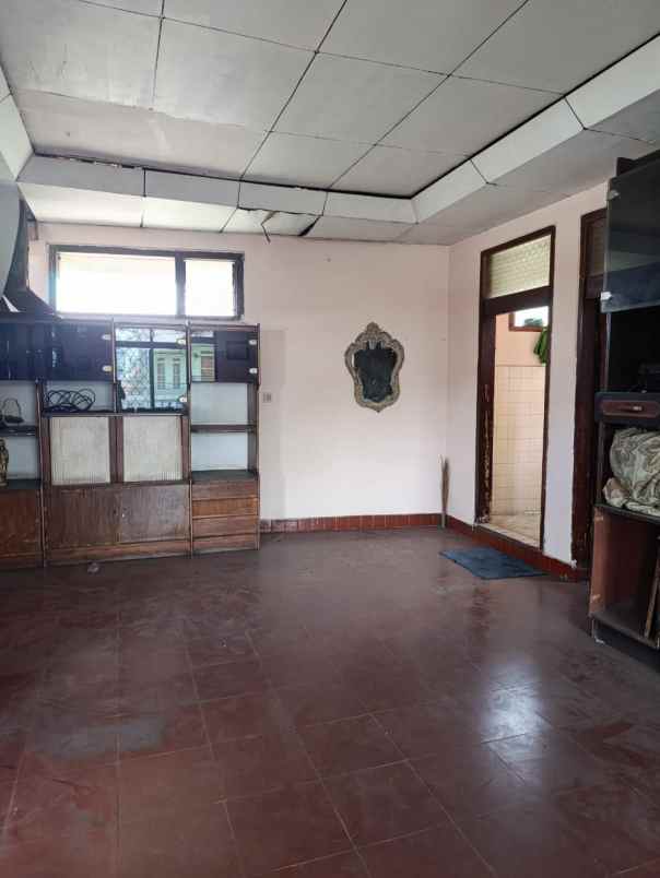 dijual rumah 123 jalan raya alun alun