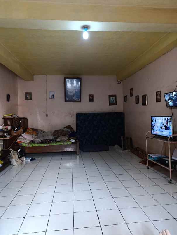 dijual rumah 123 jalan raya alun alun