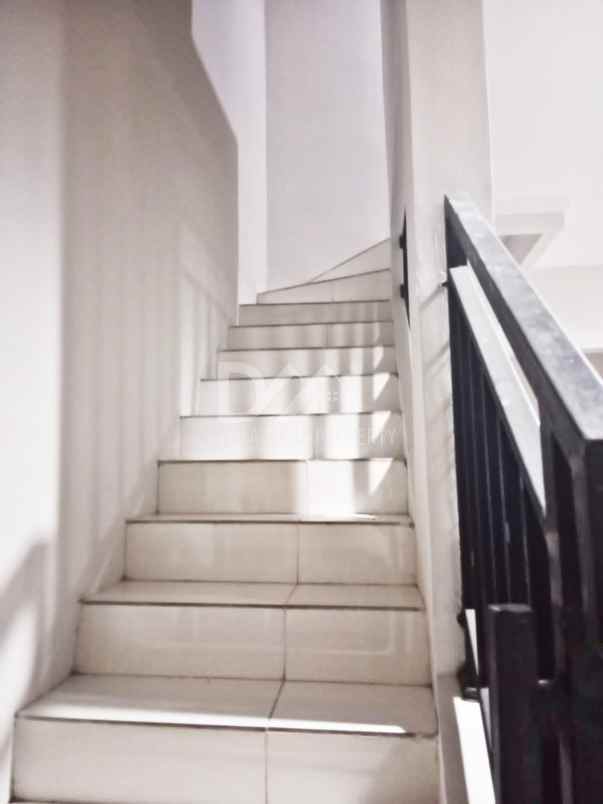 dijual rumah 2 lantai dalam cluster graha raya bintaro