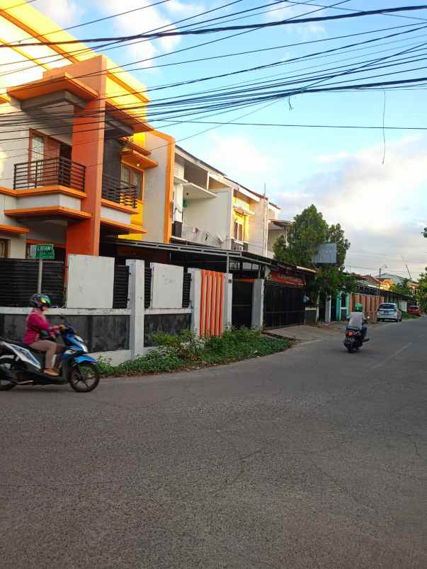 dijual rumah 2 lantai di makassar