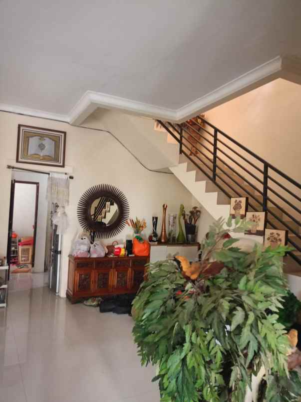 dijual rumah 2 lantai di makassar