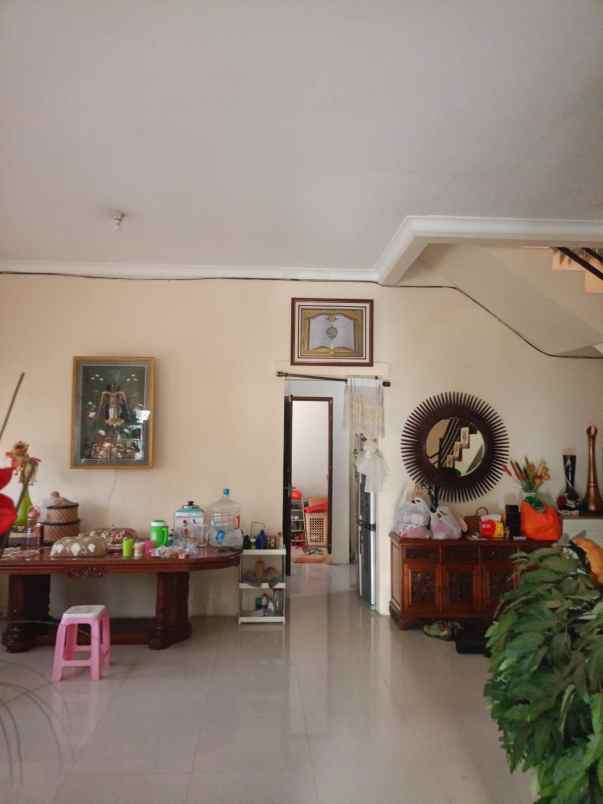 dijual rumah 2 lantai di makassar