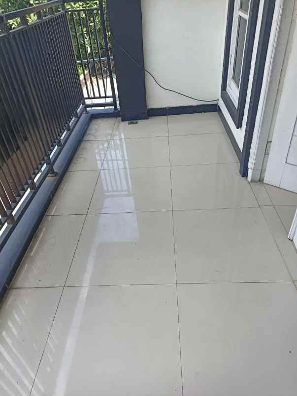 dijual rumah 2 lantai siap huni cluster graha raflesia