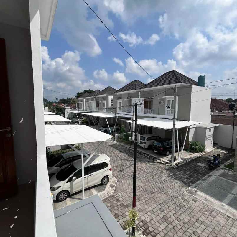 dijual rumah 3 km kampus unisa