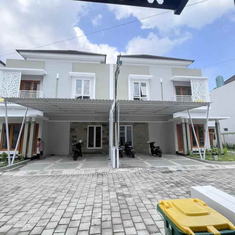 dijual rumah 3 km kampus unisa