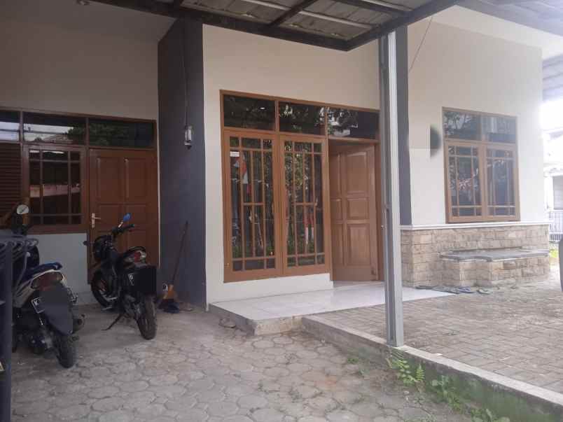 dijual rumah antapani