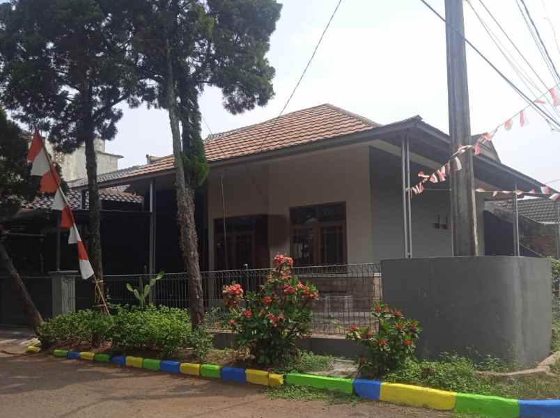 dijual rumah antapani