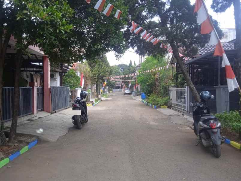 dijual rumah antapani