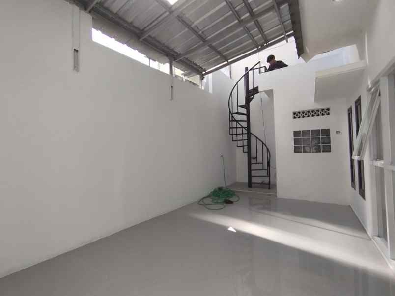 dijual rumah arcamanik