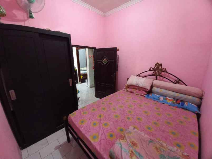 dijual rumah asemrowo